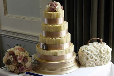 Stacked Wedding Cakes on Chocolate Wedding Cakes   Catherines Cakes   Reading Berkshire